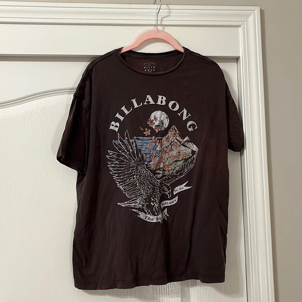 dark gray billabong t shirt